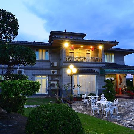 Yunju House Bed & Breakfast Джиаоси Екстериор снимка