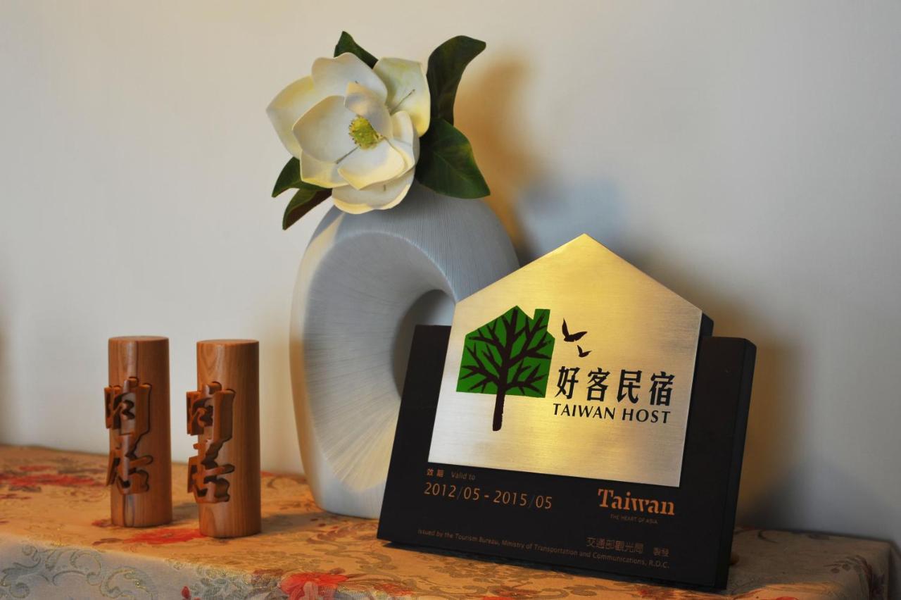 Yunju House Bed & Breakfast Джиаоси Екстериор снимка