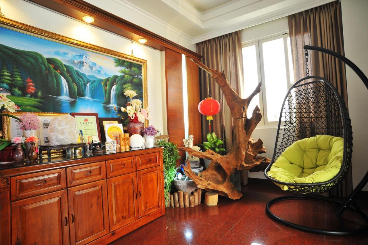Yunju House Bed & Breakfast Джиаоси Екстериор снимка