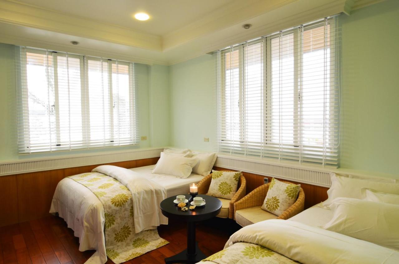 Yunju House Bed & Breakfast Джиаоси Стая снимка