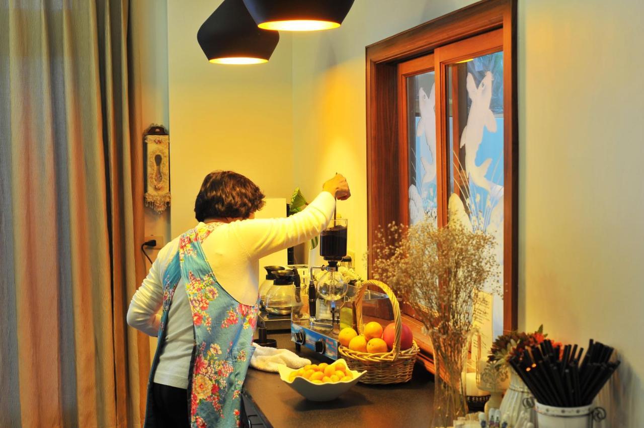 Yunju House Bed & Breakfast Джиаоси Екстериор снимка