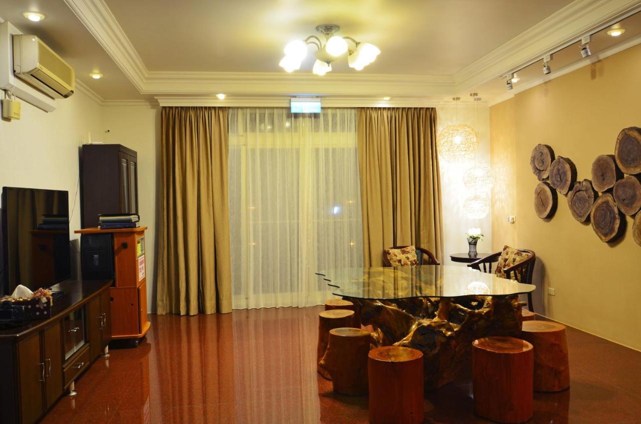 Yunju House Bed & Breakfast Джиаоси Екстериор снимка