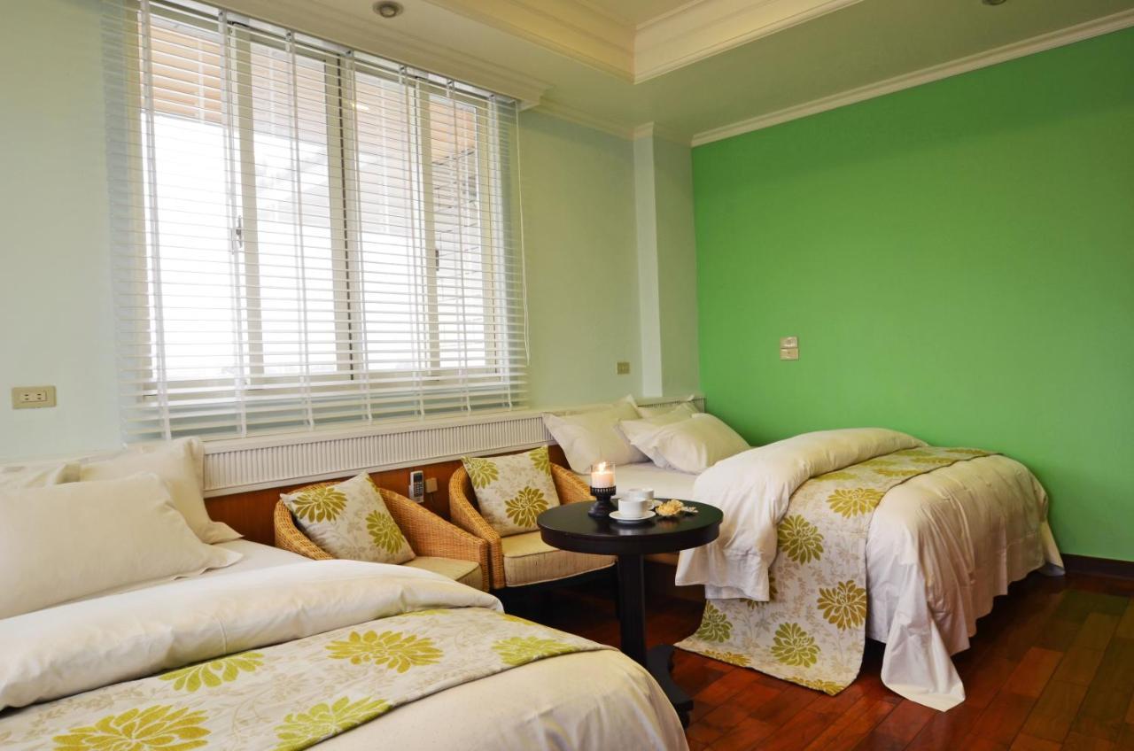 Yunju House Bed & Breakfast Джиаоси Екстериор снимка