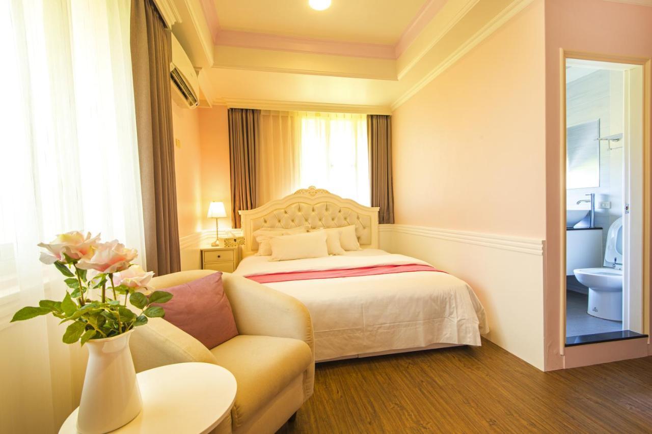 Yunju House Bed & Breakfast Джиаоси Екстериор снимка
