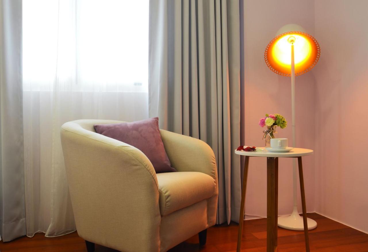 Yunju House Bed & Breakfast Джиаоси Екстериор снимка
