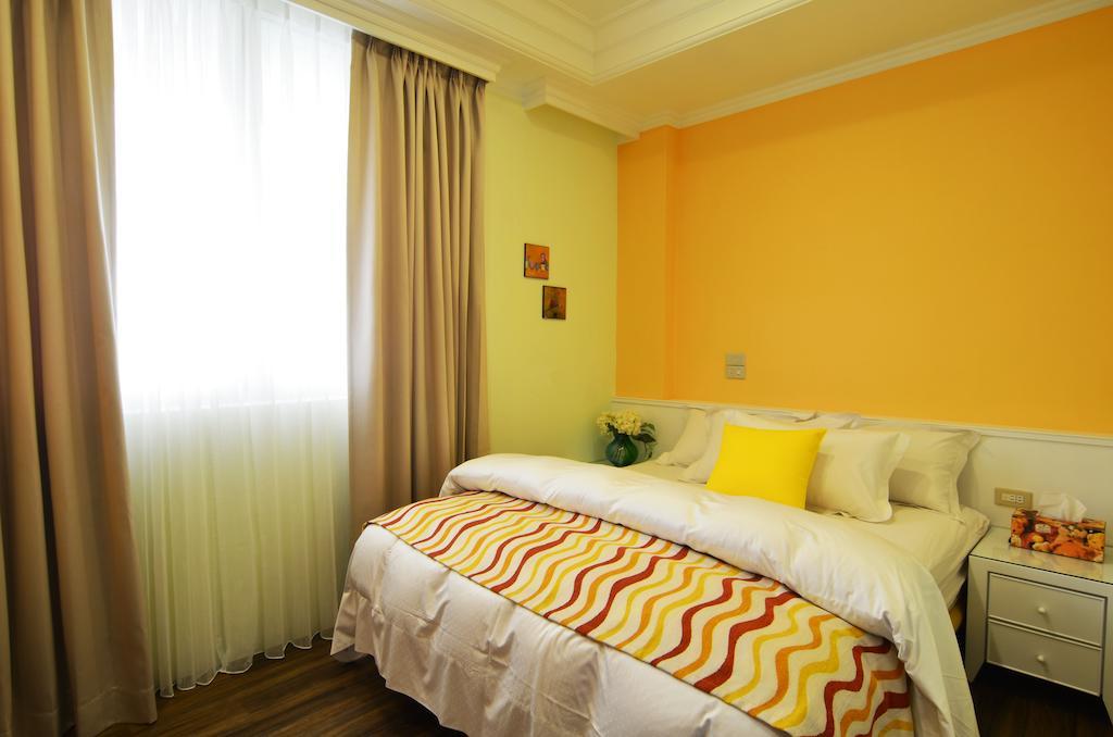 Yunju House Bed & Breakfast Джиаоси Стая снимка