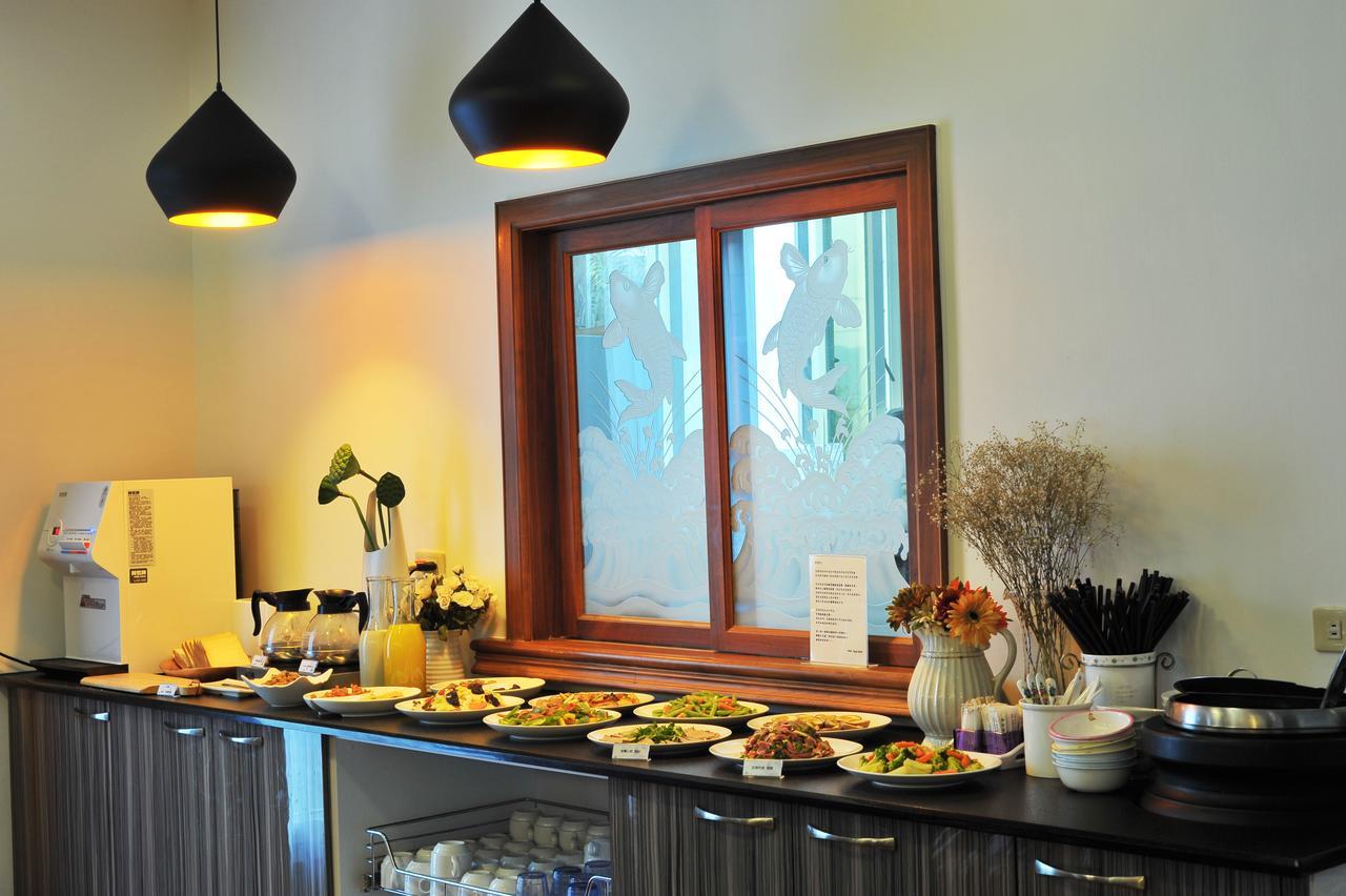 Yunju House Bed & Breakfast Джиаоси Екстериор снимка
